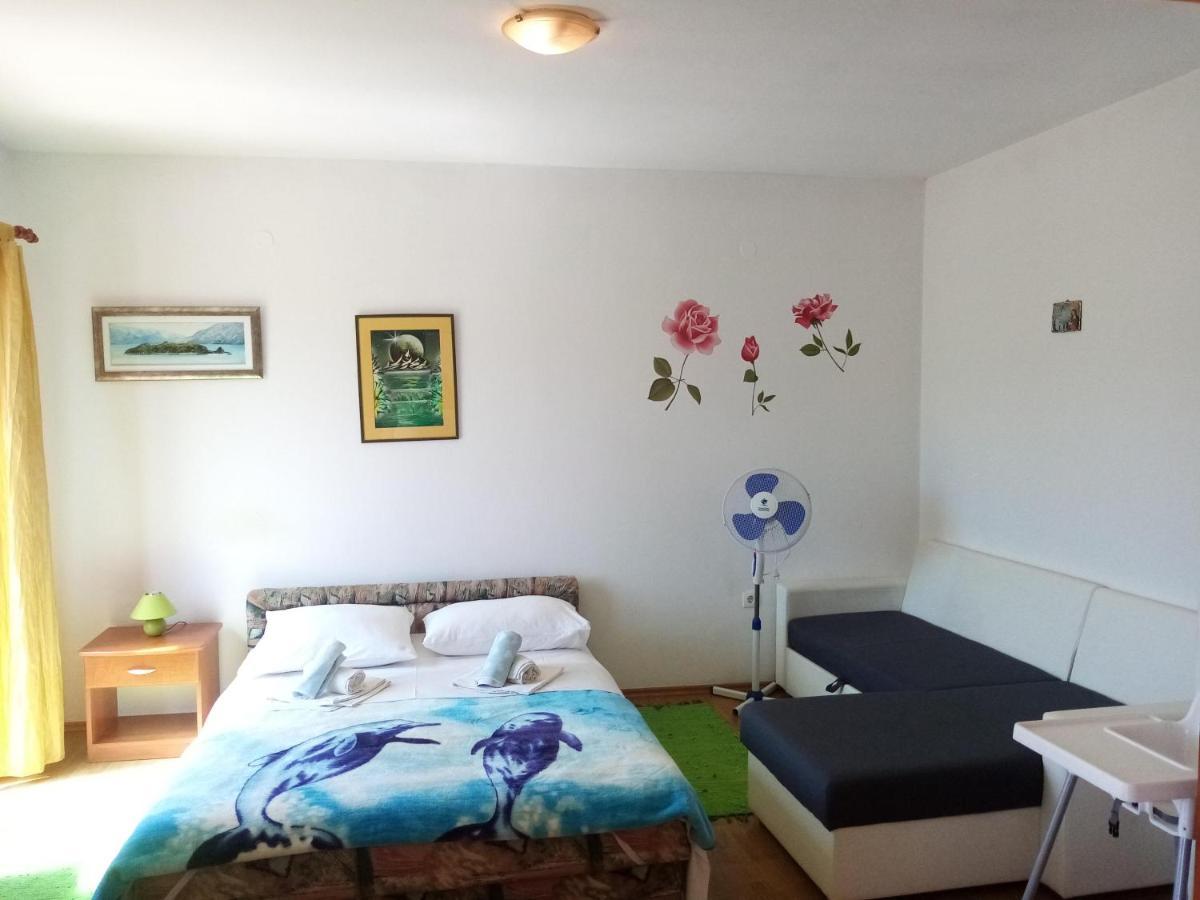 Apartments "Sun-Sea" لوبار المظهر الخارجي الصورة