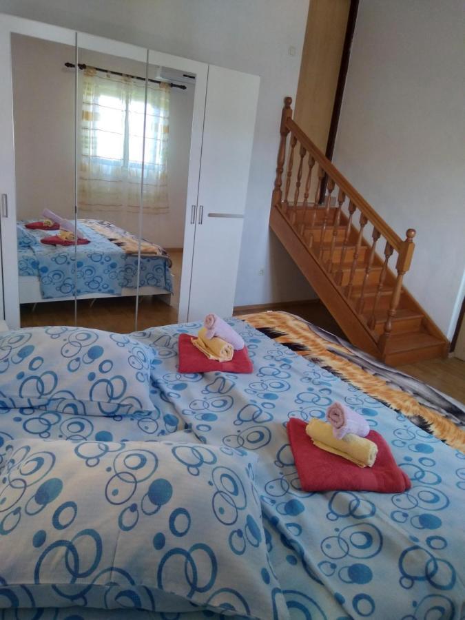 Apartments "Sun-Sea" لوبار المظهر الخارجي الصورة