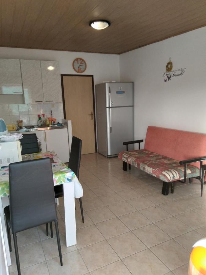 Apartments "Sun-Sea" لوبار المظهر الخارجي الصورة